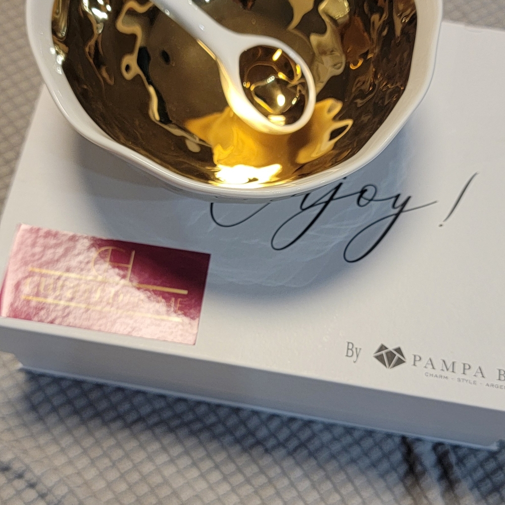 Gold-Interior Ceramic Bowl with Spoon - White & Gold